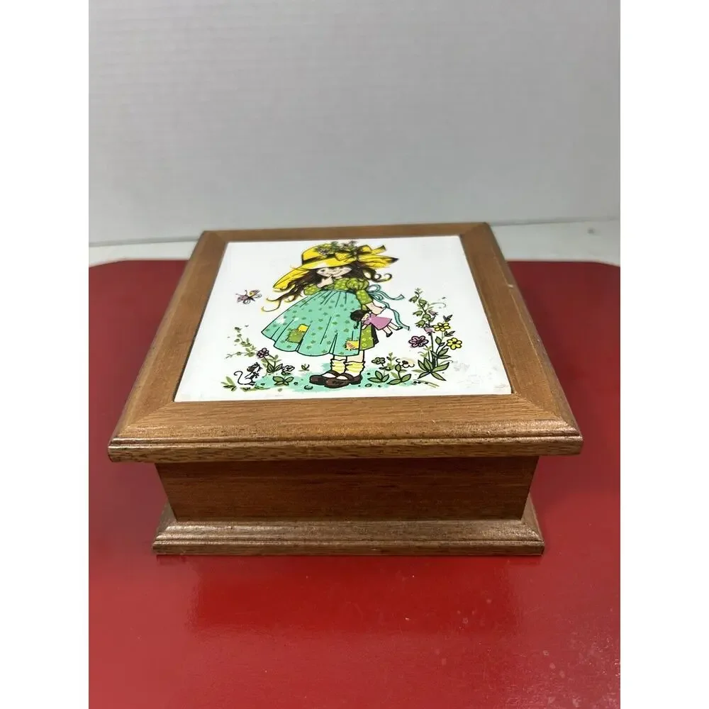 Vintage Holly Hobbie Tile Top Jewelry Trinket‎ Box Felt Divided Insert READ